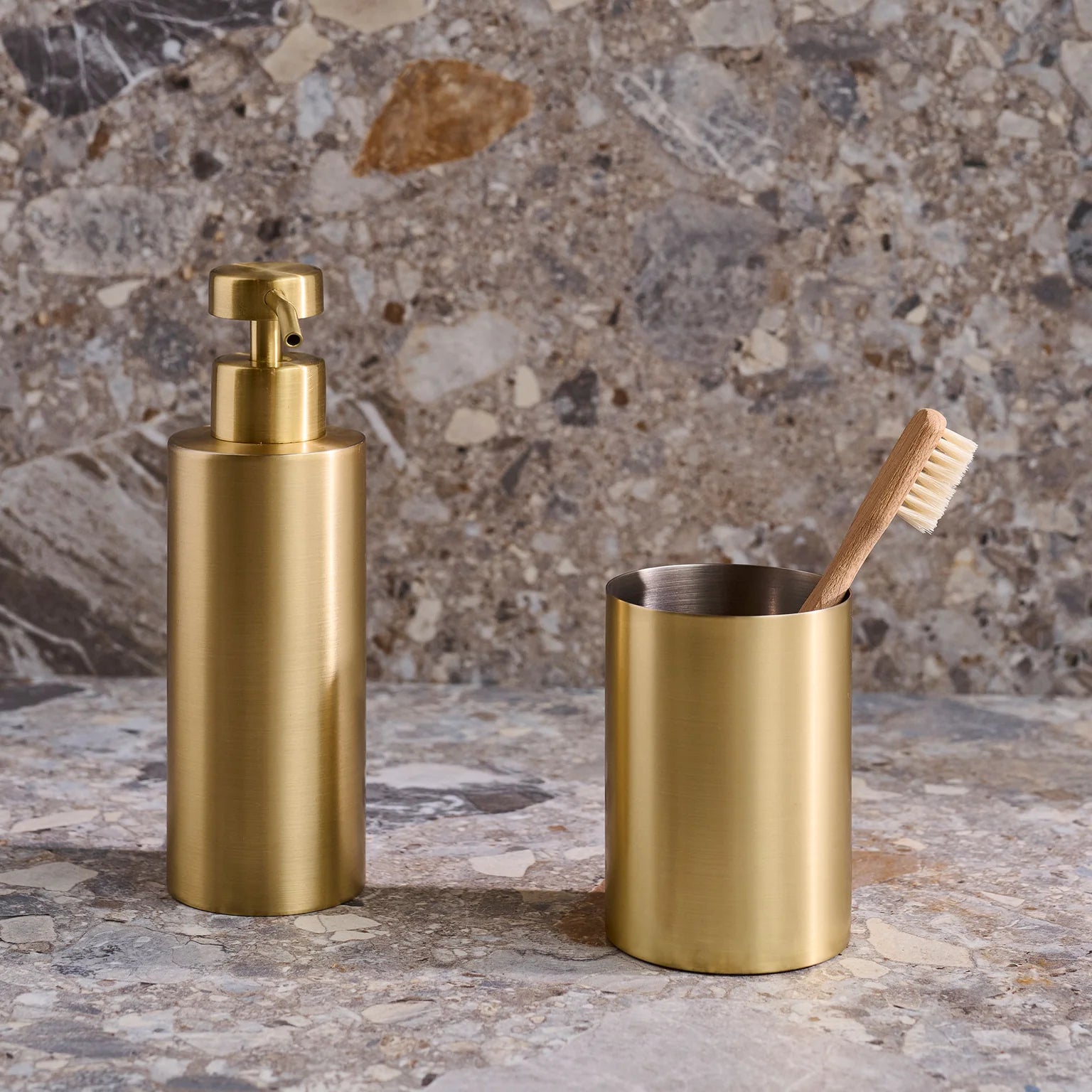 Caja Zahnputzbecher Messing